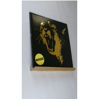 Vinyl Regal Wandhalterung Holzleiste Modernes Design von MoonWoodFactory