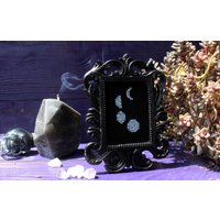 Mondphasen Kreuzstich/Leuchtendes Dekor Wanddeko Gothik Wohndekor Stickerei Leuchtdeko von MoonphasesJewellery