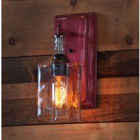Recycelte Tequila Flasche Lampe Wandleuchte Anpassbare Verwitterte Oberfläche Mit Vintage-stil Edison Glühbirne - Rustikale Bauernhausdekor von MoonshineLamp