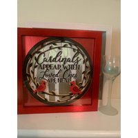 Kardinäle Erscheinen, Wenn Geliebte in Der Nähe Von Memorial Memory Box Sind, Dekorative Schattenbox Rahmen, Dekor. Tolles Geschenk Wunderschön & von MooreThanJustABook