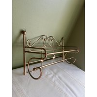 Vintage Gold Ton Verziertes Regal Mit Schneckendesign Und Kleeblatt/Hollywood Regency Golddraht Metall Wandregal Goldton Verdrahtetes von MoorkashoP