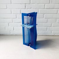 Vintage Cd-Regal, Cd-ständer, Regal 80Er Jahre, Cd-Säule Blau Vintage Cd-Regal, Cd-ständer, Regal 80Er Jahre, Cd-Säule Blau von MooviMusic