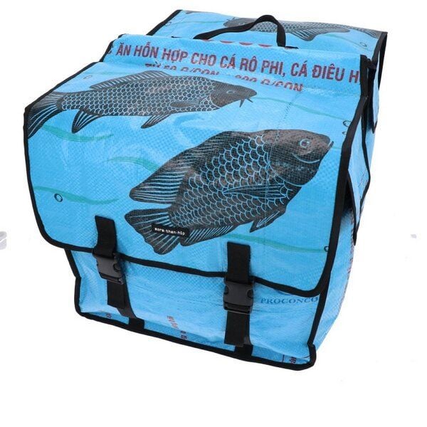 MoreThanHip Doppelte Fahrradtasche aus recycelten Zement- oder Fischfuttersäcken - Mumba von MoreThanHip