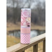 Floraler Frühlingssommer Ostern Floral Glitzer Und Rosa Karierte Becher Tasse Epoxy Geschenk Für Sie Mama Floraler Frühlingssommer Ostern Floral Glitzer Und Rosa Karierte Becher Tasse Epoxy Geschenk Für Sie Mama von MoreismoreDesignsCo