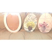 Großes Antikes Blumenstrauß-Wanddekor, Antiker Holzgerahmter Blumendruck, Ovales Holzgerahmtes Stillleben-Wanddekor Der 1800Er Jahre, Morethebuckles Großes Antikes Blumenstrauß-Wanddekor, Antiker Holzgerahmter Blumendruck, Ovales Holzgerahmtes Stillleben-Wanddekor Der 1800Er Jahre, Morethebuckles von Morethebuckles