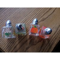 Handbemalte Mini-Salz - Und Pfefferstreuer, Individuelles Salz Papier, Mini-Glas-Shaker, Frühling, Sommer, Morethebuckles Handbemalte Mini-Salz - Und Pfefferstreuer, Individuelles Salz Papier, Mini-Glas-Shaker, Frühling, Sommer, Morethebuckles von Morethebuckles