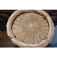 Vintage Großer Rattan Tablett Korb, Gewebter Serviertablett Korb Boho 15, 5", Morethebuckles, Wicker Trinktablett Vintage Großer Rattan Tablett Korb, Gewebter Serviertablett Korb Boho 15, 5", Morethebuckles, Wicker Trinktablett von Morethebuckles