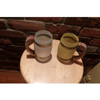 Vintage Siesta Ware Milchglas Tassen, 1960Er Jahre Glas Und Holz Becher, Moderne Midcentury Becher Set, Morethebuckles von Morethebuckles