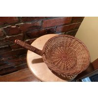 Vintage Skillet Geformt Wicker Korb, Rustikale Bauernhaus, Boho, Weidenwand 1970 Morethebuckles von Morethebuckles