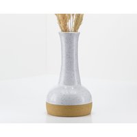 Vase, Keramik Steingut Weiß Auf Gesprenkeltem Cremefarbenen Ton, Blumenvase, Knospe von MorganaFireCeramics