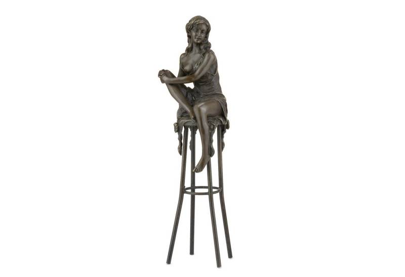 Moritz Skulptur Bronzefigur Frau sitzt auf einem Barhocker, Holz, Tischdeko, Fensterdeko, Wanddeko, Holzdeko, Weihnachtsdeko Moritz Skulptur Bronzefigur Frau sitzt auf einem Barhocker, Holz, Tischdeko, Fensterdeko, Wanddeko, Holzdeko, Weihnachtsdeko von Moritz