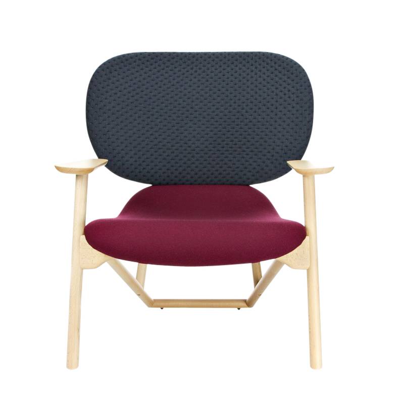 Moroso - Klara Sessel - graphit grau/violett/Stoff Divina 671/A4986 Stitch/Gestell Buche/BxHxT 80x93x75cm von Moroso