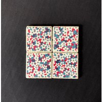 Rote Und Blaue Blumen Marmor Stein Untersetzer Set Von 4/Umfunktionierte Tapeten Untersetzer/Marmor Set/Housewarming Gift von MorphedStudio