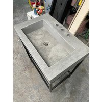 Beton Waschbecken Und Rahmen von MorrisConcreteDesign