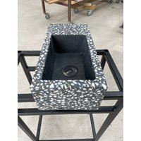 Mini Beton Terrazzo Waschbecken von MorrisConcreteDesign