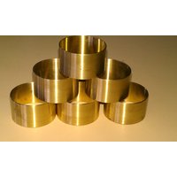 Schöne Reflektierende Warme Messing Serviette Ringe Für Ihren Urlaub Tisch Oder Spezielle Mahlzeit von MorrisonGlenMetal
