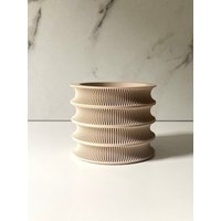 "stacking "Curvy Coaster" Oatmeal Matte Finish Mid Century Modern." von MorseStudioCo