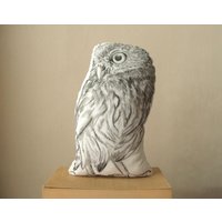 Faux Präparatoren Owl Kissen Waldland Schwarz/Weiß Hand Bemalte Eule Rustikale Wohnkultur Gefüllte Wald Tier von MosMea
