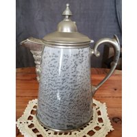 Vintage Und Selten, 18955 Manning Bowman Co Kaffeekanne, Serie 4700, Zinn Graniteware, Granite Ware von MountainBreezeCrafts