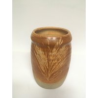 studio Keramik Vase. Handgemachte Vase Mit Sgrafitto Grasmuster. Braun Glasierter Rustikaler Wohndekor-Topf von MouseFoundVintage