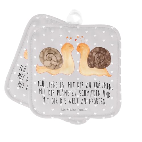 Mr. & Mrs. Panda 2er Set Topflappen Schnecken Liebe - Geschenk, Partner, Ofenhandschuh, Topfuntersetzer, Topflappen lustig, Verlobung, glücklich, von Mr. & Mrs. Panda