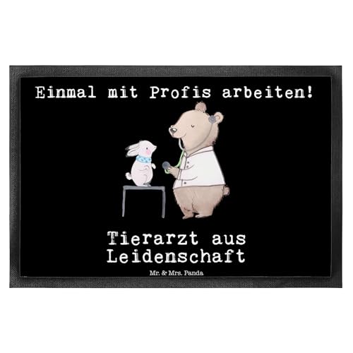 Mr. & Mrs. Panda 40 x 60 cm Fußmatte Tierarzt Leidenschaft - Geschenk, Dankeschön, Mitarbeiter, Schmutzfangmatte, Fußabstreifer außen, Fußmatte Mr. & Mrs. Panda 40 x 60 cm Fußmatte Tierarzt Leidenschaft - Geschenk, Dankeschön, Mitarbeiter, Schmutzfangmatte, Fußabstreifer außen, Fußmatte von Mr. & Mrs. Panda