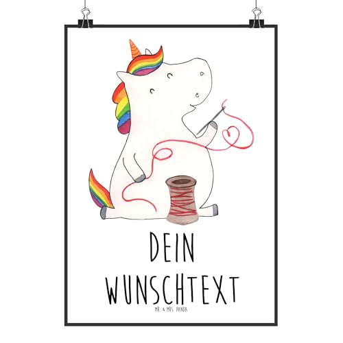 Mr. & Mrs. Panda Personalisiertes Poster Einhorn Näherin DIN A2 - Personalisierte Geschenke, Personalisiertes Handgemaltes Poster, Raumdekoration mit Mr. & Mrs. Panda Personalisiertes Poster Einhorn Näherin DIN A2 - Personalisierte Geschenke, Personalisiertes Handgemaltes Poster, Raumdekoration mit von Mr. & Mrs. Panda