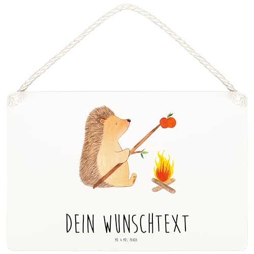 Mr. & Mrs. Panda DIN A6 Personalisiertes Deko Schild Igel grillt - Personalisierte Geschenke, Tiere, Tiermotive, Wanddeko, lustige Sprüche, von Mr. & Mrs. Panda