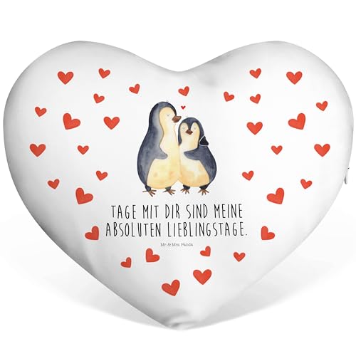 Mr. & Mrs. Panda Herzkissen Pinguin umarmend - Geschenk, Liebe, Liebesbeweis, Verlobung, Paar, Herzform, Dekokissen, Hochzeitstag, Umarmung verliebt von Mr. & Mrs. Panda
