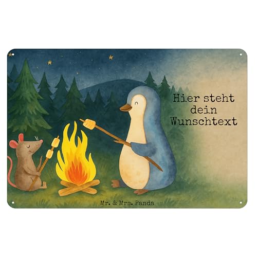Mr. & Mrs. Panda Personalisiertes Blechschild Pinguin Lagerfeuer Design DIN A3 - Weiß von Mr. & Mrs. Panda