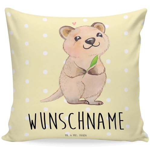 Mr. & Mrs. Panda Personalisiertes Kissen Quokka Happy - Personalisierte Geschenke, Bedrucken, Tiermotive, Aufschieberitis, Lustiger Spruch, Mr. & Mrs. Panda Personalisiertes Kissen Quokka Happy - Personalisierte Geschenke, Bedrucken, Tiermotive, Aufschieberitis, Lustiger Spruch, von Mr. & Mrs. Panda