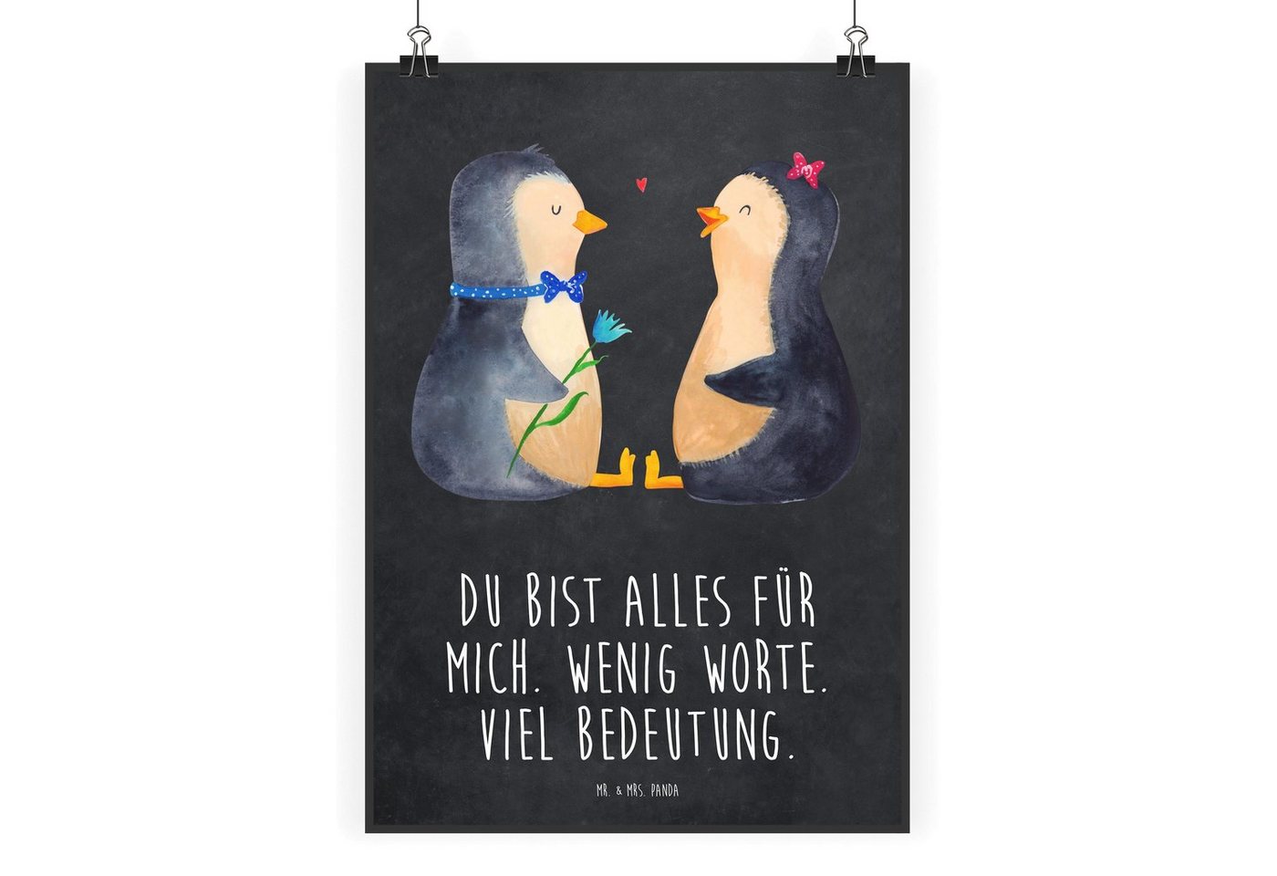 Mr. & Mrs. Panda Poster DIN A0 Pinguin Pärchen - Kreidetafel - Geschenk, Liebe, Wanddeko, glü, Pinguin Pärchen (1 St), Moderne Kunst, kreative Motive von Mr. & Mrs. Panda