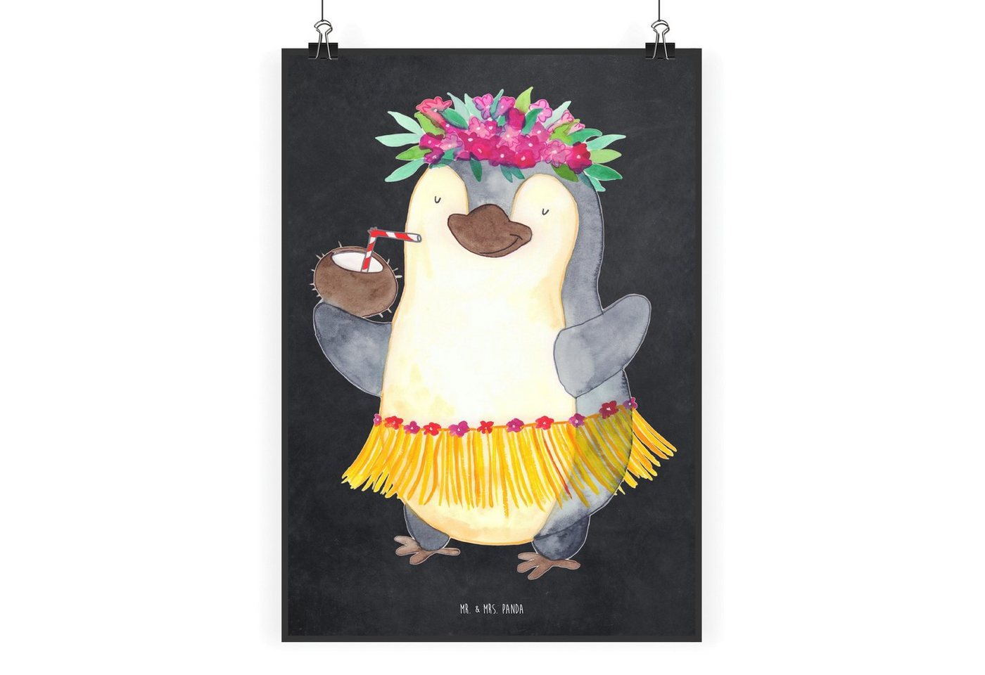 Mr. & Mrs. Panda Poster DIN A1 Pinguin Kokosnuss - Kreidetafel - Geschenk, Kunstdruck, Hawaii, Pinguin Kokosnuss (1 St), Brillierender Druck von Mr. & Mrs. Panda