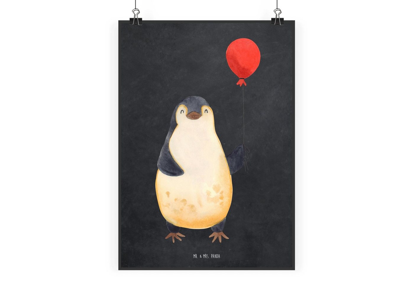 Mr. & Mrs. Panda Poster DIN A2 Pinguin Luftballon - Kreidetafel - Geschenk, Kunstdruck, Wandp, Pinguin Luftballon (1 St), Einzigartige Motive von Mr. & Mrs. Panda