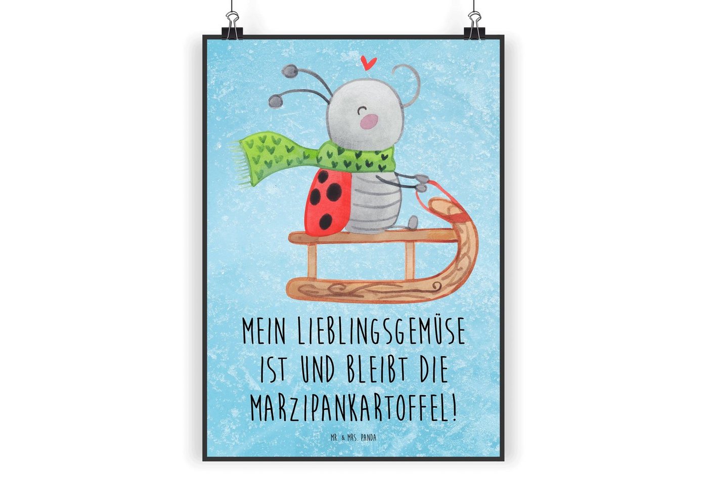 Mr. & Mrs. Panda Poster DIN A4 Smörle Rodeln - Eisblau - Geschenk, Wintermotiv, Advent, Winte, Smörle Rodeln (1 St), Inspirierende Zitate von Mr. & Mrs. Panda