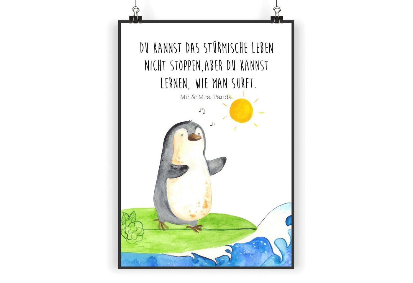 Mr. & Mrs. Panda Poster DIN A5 Pinguin Surfer - Weiß - Geschenk, Kunstdruck, Mr. & Mrs. Panda, Pinguin Surfer (1 St), Detailreiche Motive von Mr. & Mrs. Panda