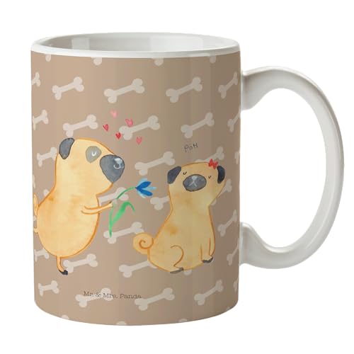 Mr. & Mrs. Panda Tasse Mops Verliebt - Geschenk, knuffig, Hundemama, Hundeliebe, Geschenk Tasse, Tasse Motive, Möpse, Sprüche, Liebe, Hunderasse, von Mr. & Mrs. Panda