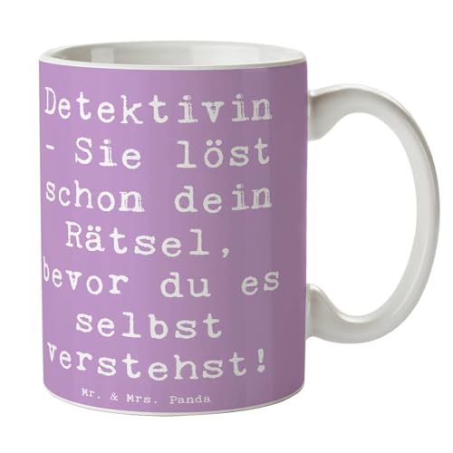 Mr. & Mrs. Panda Tasse Spruch Detektivin - Sie löst schon dein Rätsel, bevor du es selbst verstehst! - Geschenk, Neugierde, Berufe, Kaffeetassen, von Mr. & Mrs. Panda