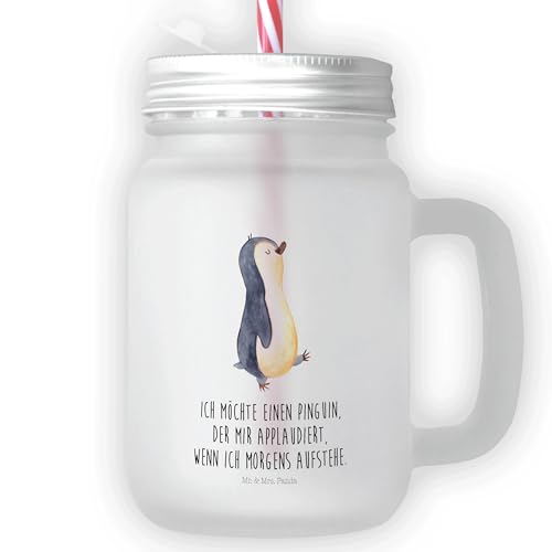Mr. & Mrs. Panda Trinkglas Mason Jar Pinguin marschieren - Geschenk, Mason Jar Trinkglas, zufrieden, Schwester, Henkelglas, spazieren, Schraubdeckel von Mr. & Mrs. Panda