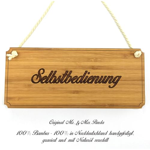 Mr. & Mrs. Panda Türschild Selbstbedienung - Geschenk, Dekoschild, Wanddeko, graviert, Holzschild, Geschenkidee, Wandschild, Spruchschild, Landhaus, Mr. & Mrs. Panda Türschild Selbstbedienung - Geschenk, Dekoschild, Wanddeko, graviert, Holzschild, Geschenkidee, Wandschild, Spruchschild, Landhaus, von Mr. & Mrs. Panda
