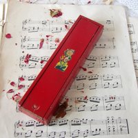 Bemalte Vintage Stiftebox Bemalte Vintage Stiftebox von MrGLovesMissB