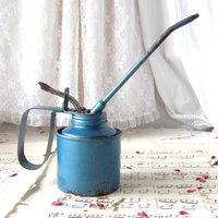 Öl Kanne Mit Langem Auslauf Öl Kanne Mit Langem Auslauf von MrGLovesMissB