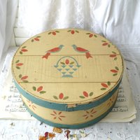 Runde Vintage Holzkiste Runde Vintage Holzkiste von MrGLovesMissB