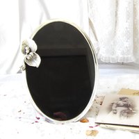 Vintage Oval Silberplatte Fotorahmen Mit 3D Blume Vintage Oval Silberplatte Fotorahmen Mit 3D Blume von MrGLovesMissB