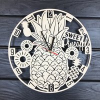 Ananas Wanduhr Geschenk Für Männer Frauen 5. Jahrestag Personalisiert Poster Custom Wandbehang Cutout von MrWoodGifts