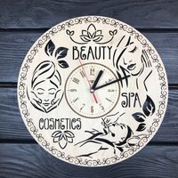 Beauty Salon Wanduhr Geschenk Für Männer Frauen 5. Jahrestag Personalisieren Kosmetik Poster Custom Holz Wand Spa Center Dekor von MrWoodGifts