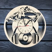 Dj Wanduhr Geschenk Für Männer Frauen 5. Jahrestag Personalisiert Dj Poster Custom Wand Holz Dekor Banner Cutout von MrWoodGifts