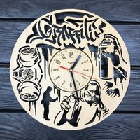 Graffiti Wanduhr Holz Geschenk Für Männer Frauen 5. Jahrestag Personalisieren Poster Hängend Cutout von MrWoodGifts