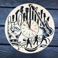 Hard Rock Wanduhr Holz Geschenk Für Rocker 5. Jahrestag Personalisiert Poster Hängend Custom Cutout von MrWoodGifts