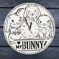 Hase Wanduhr Geschenk Für Männer Frauen 5. Jahrestag Personalisieren Poster Custom Wandbehang Holz Cutout von MrWoodGifts